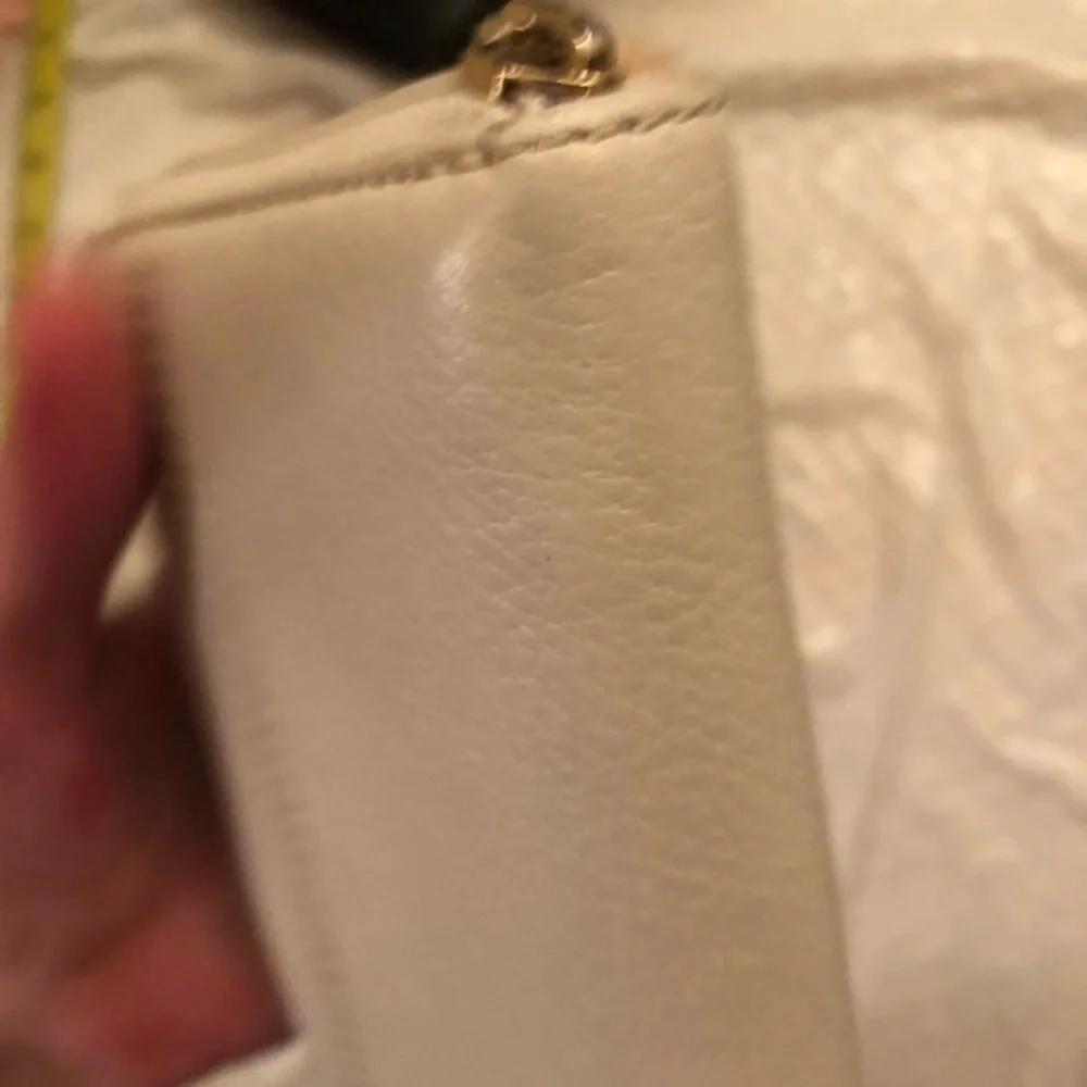 Michael kors creamy white zipper clutch wallet